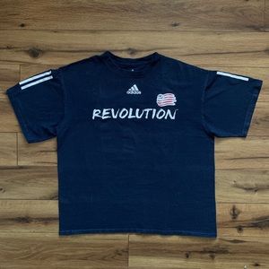 🏁 Adidas revolution tshirt

#adidas
#tshirts
#jerseys
#soccor
#navyblue
